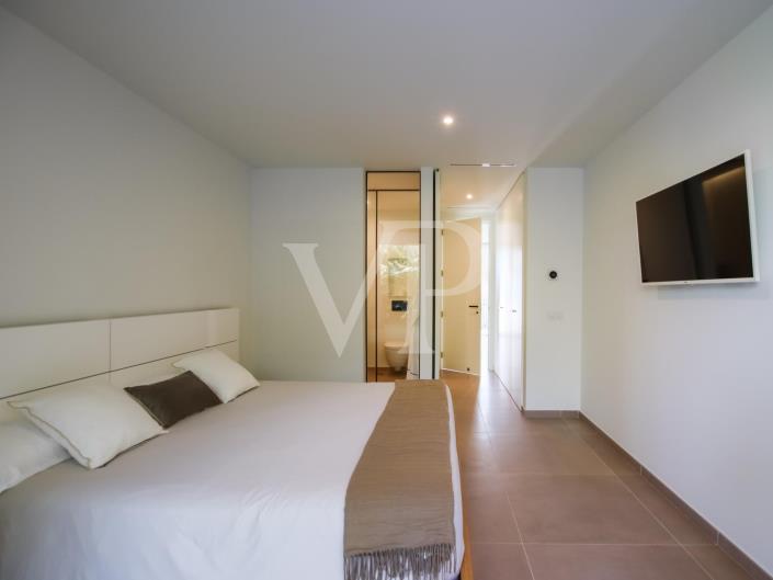 Image No.42-5 Bed Villa for sale