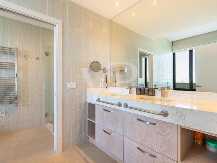 Image No.59-5 Bed Villa for sale