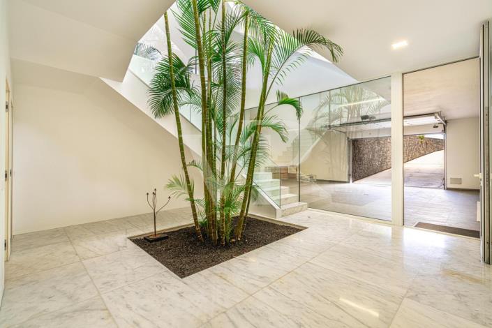 Image No.38-5 Bed Villa for sale