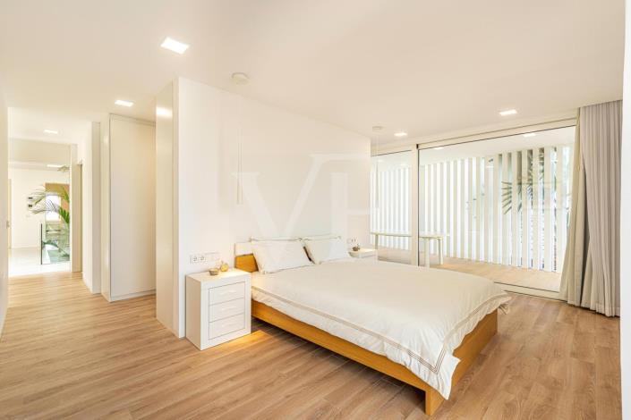 Image No.58-5 Bed Villa for sale