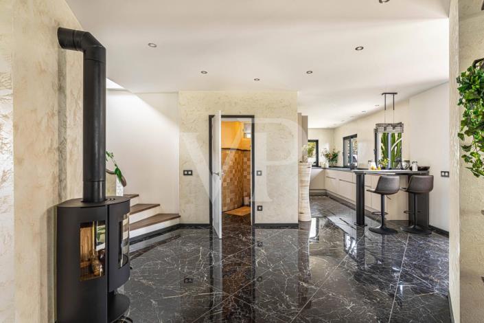 Image No.13-2 Bed Country House for sale