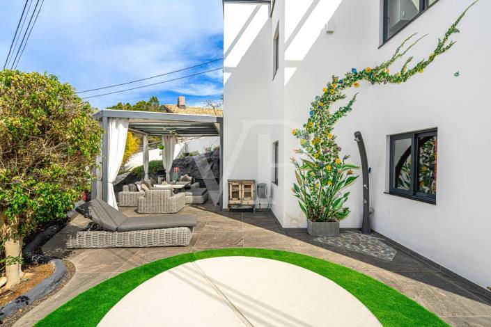 Image No.25-2 Bed Country House for sale