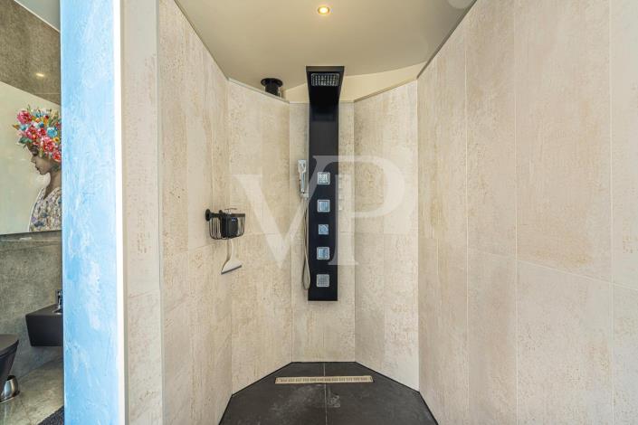 Image No.31-2 Bed Country House for sale