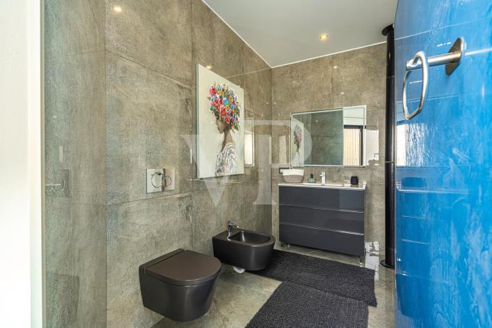 Image No.30-2 Bed Country House for sale