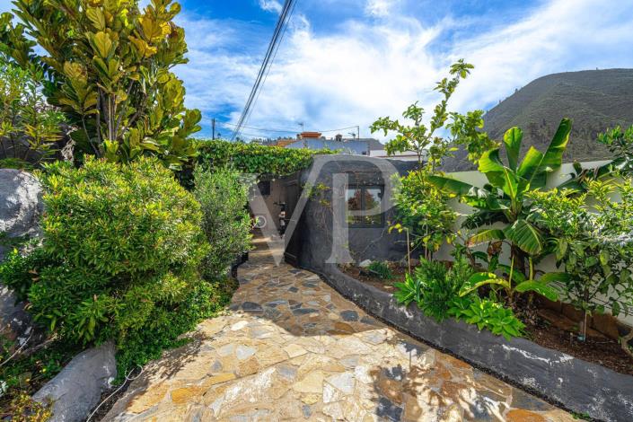 Image No.45-2 Bed Country House for sale