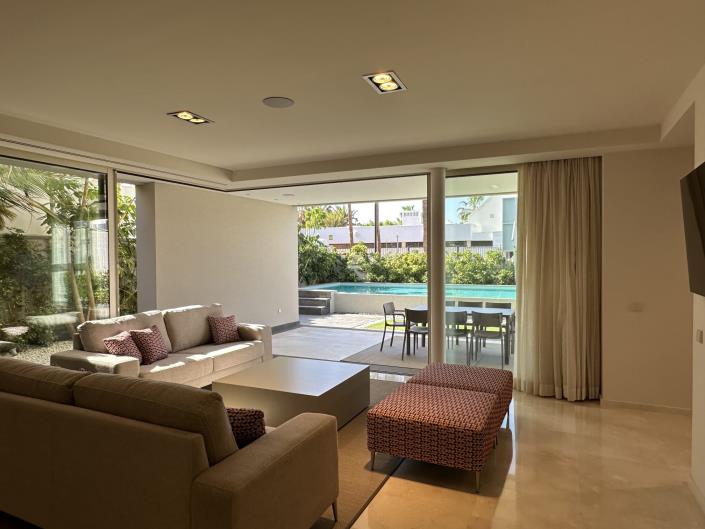 Image No.10-4 Bed Villa for sale