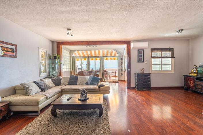 Image No.17-3 Bed Townhouse for sale