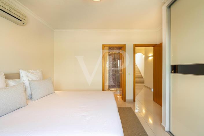 Image No.40-5 Bed Villa for sale