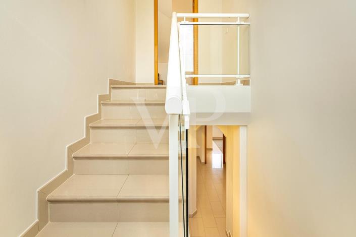 Image No.42-5 Bed Villa for sale