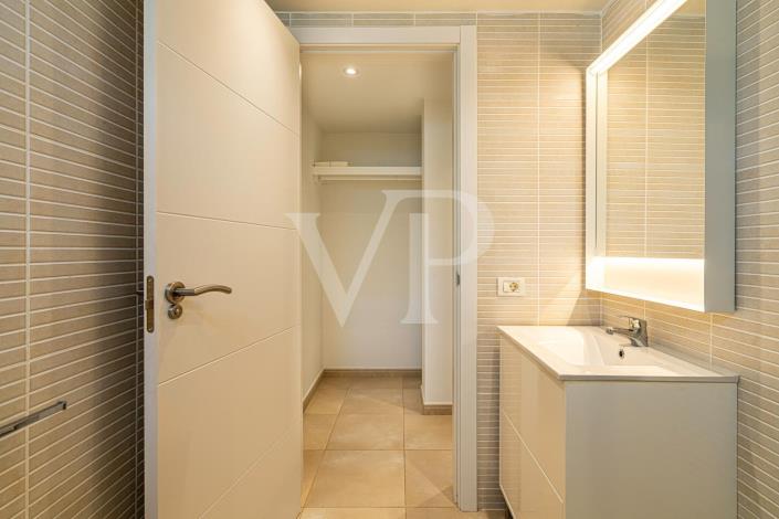 Image No.61-5 Bed Villa for sale