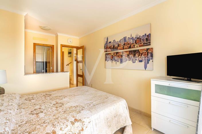 Image No.30-3 Bed Townhouse for sale