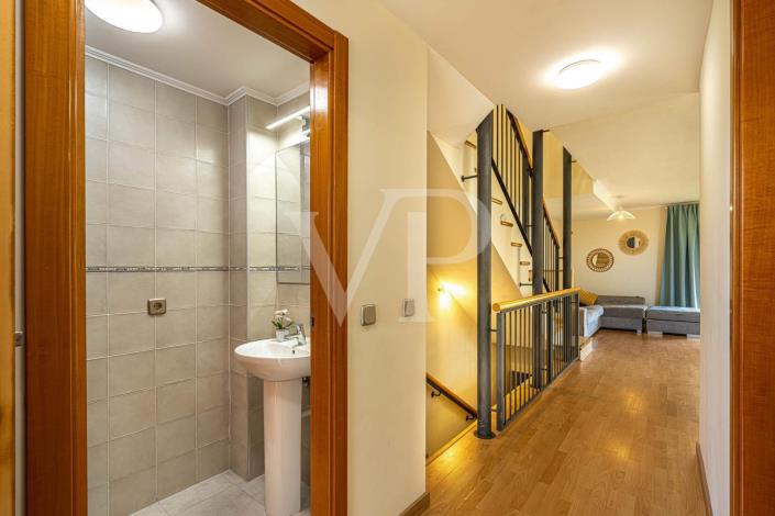 Image No.12-5 Bed Semi-Detached for sale