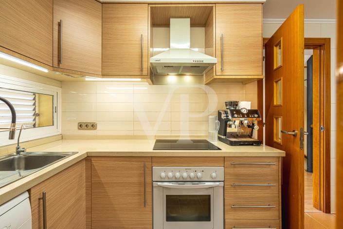 Image No.15-5 Bed Semi-Detached for sale