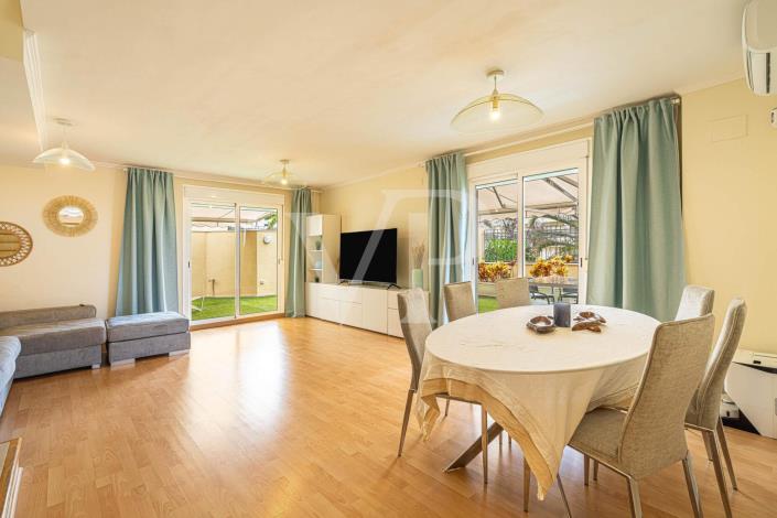 Image No.23-5 Bed Semi-Detached for sale