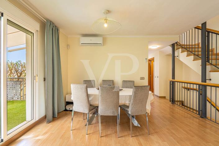 Image No.24-5 Bed Semi-Detached for sale