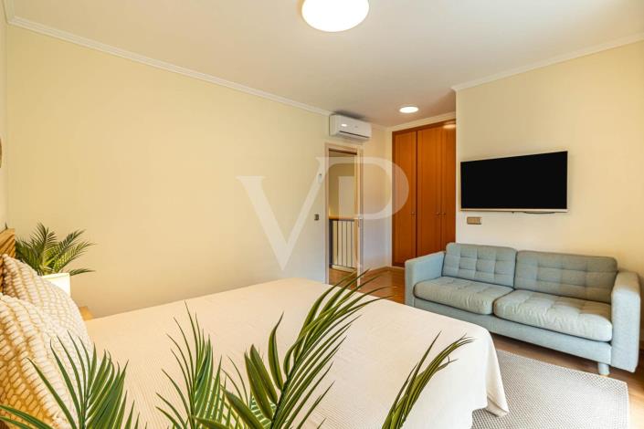 Image No.45-5 Bed Semi-Detached for sale