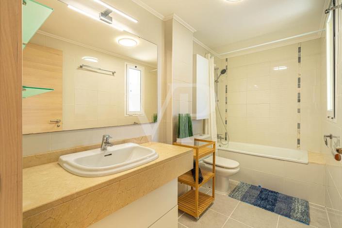 Image No.49-5 Bed Semi-Detached for sale