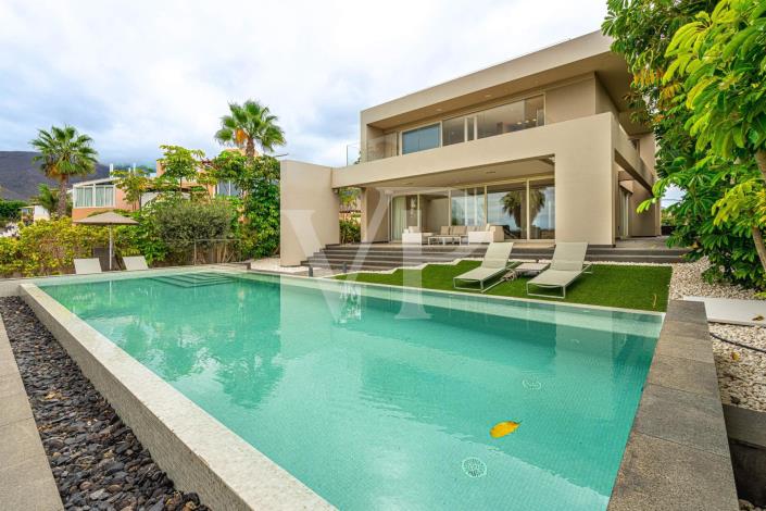 Image No.3-5 Bed Villa for sale