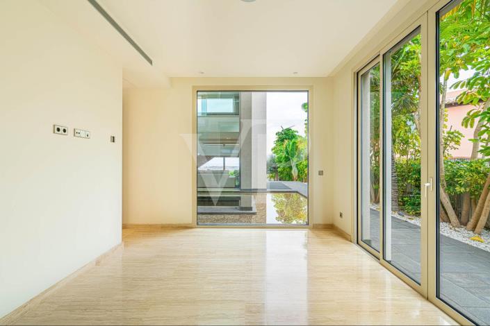 Image No.35-5 Bed Villa for sale