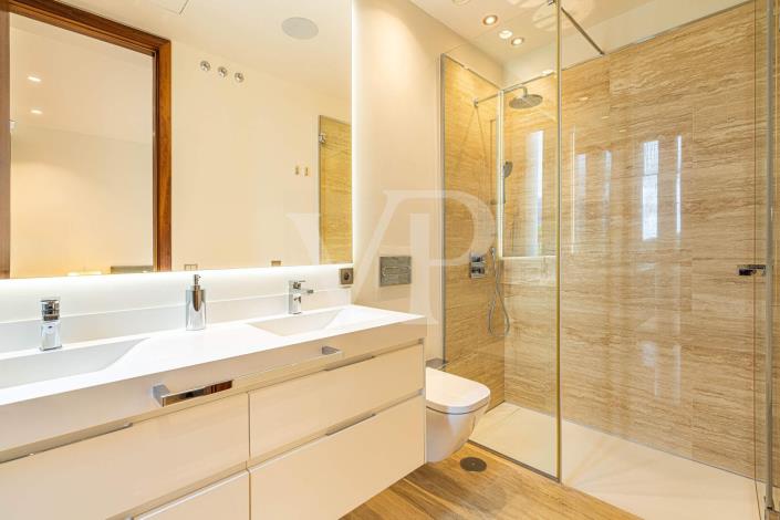 Image No.49-5 Bed Villa for sale