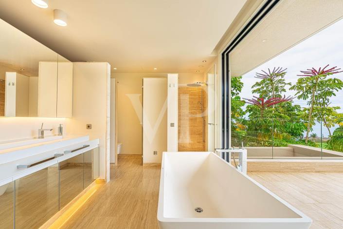 Image No.58-5 Bed Villa for sale