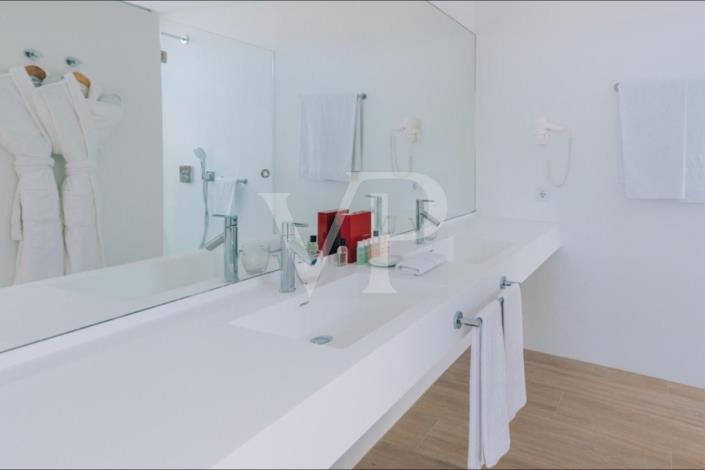 Image No.10-3 Bed Villa for sale