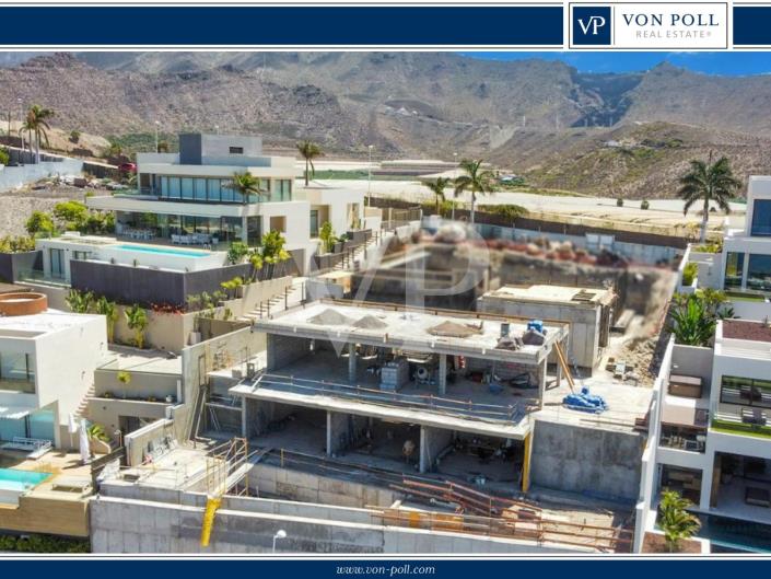 Image No.1-6 Bed Villa for sale