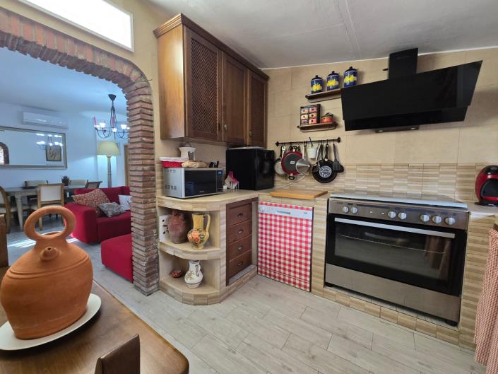 Image No.11-3 Bed Country House for sale