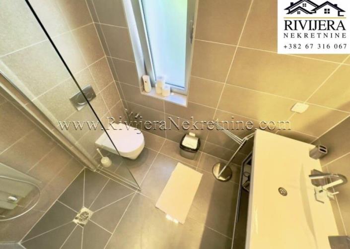 Image No.10-5 Bed Villa for sale