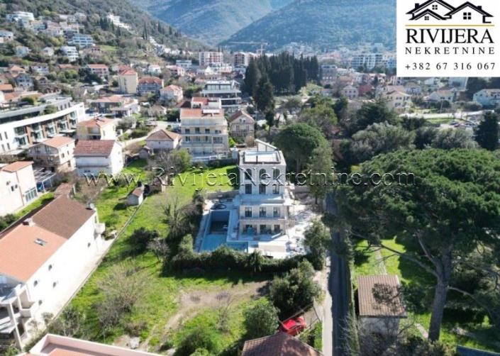 Image No.5-Villa for sale