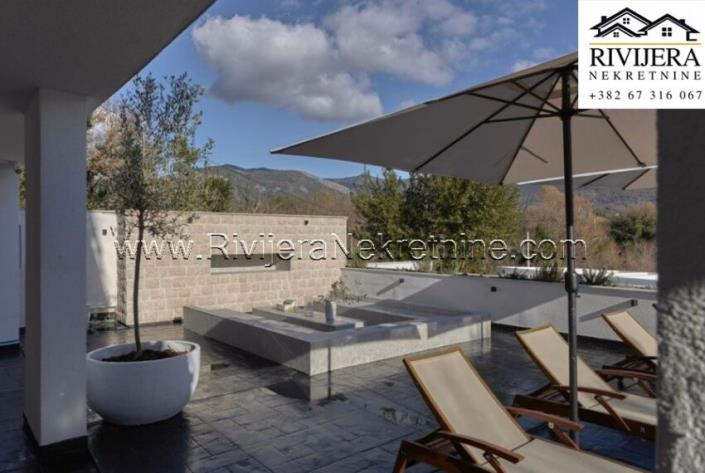 Image No.9-8 Bed Villa for sale