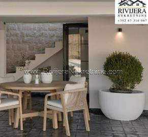 Tivat_vila_prodjaa_villa_sale_Rivijera_Nekretnine_oglasi_Boka_Kotorska_-11-614x570