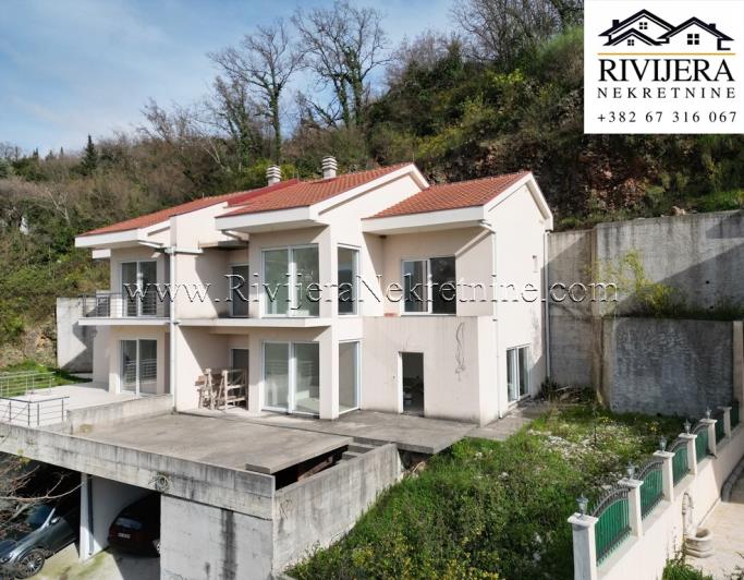 Image No.1-4 Bed Villa for sale
