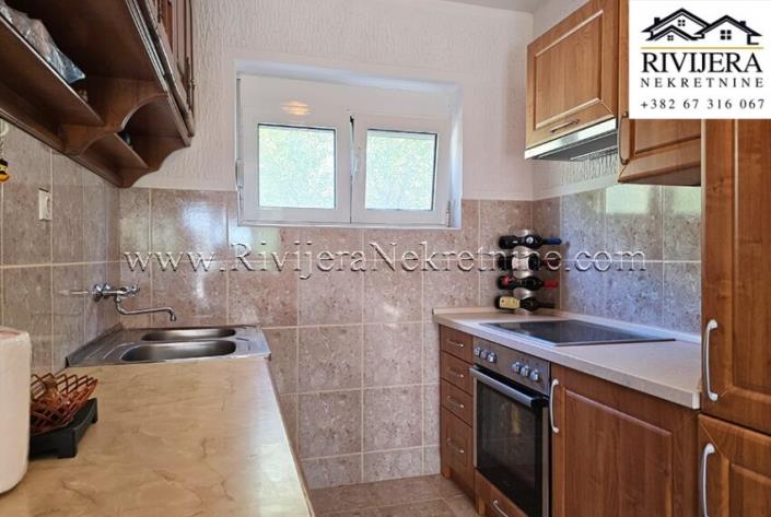 Image No.8-5 Bed House for sale