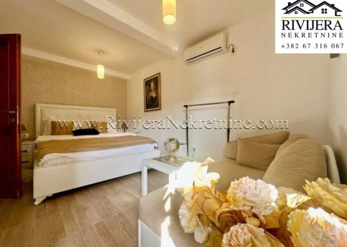 Image No.9-5 Bed House for sale