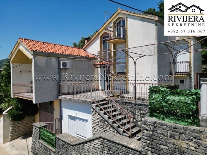 Image No.1-4 Bed House for sale