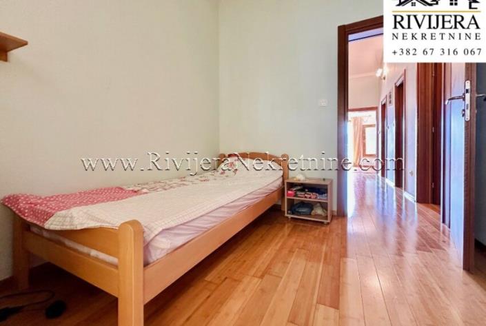 Image No.9-3 Bed Flat for sale