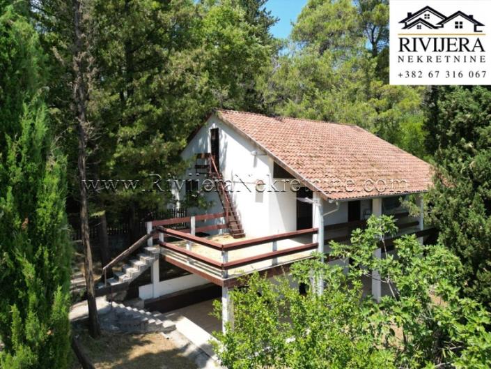 Image No.1-4 Bed House for sale