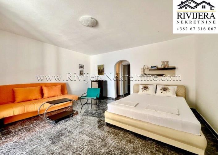 Image No.4-5 Bed House for sale