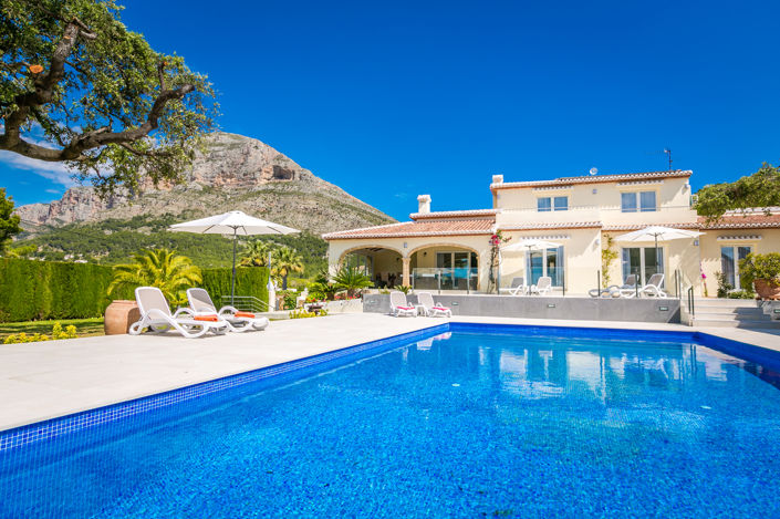 Image No.1-6 Bed Villa for sale