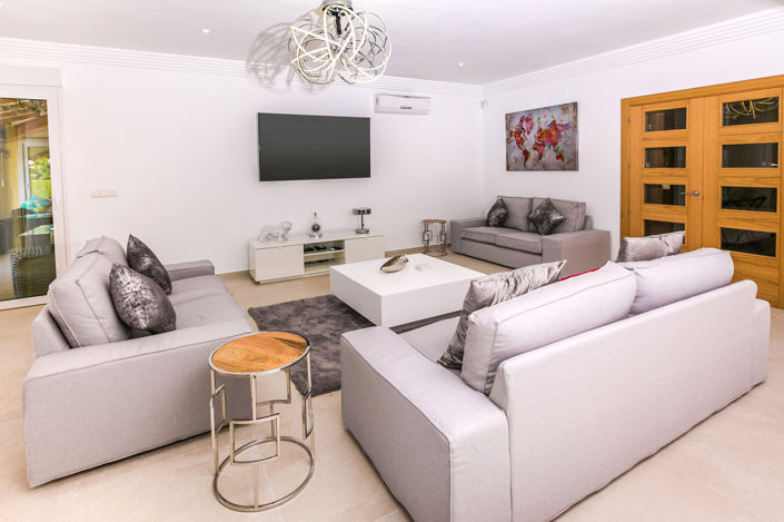 Image No.15-6 Bed Villa for sale