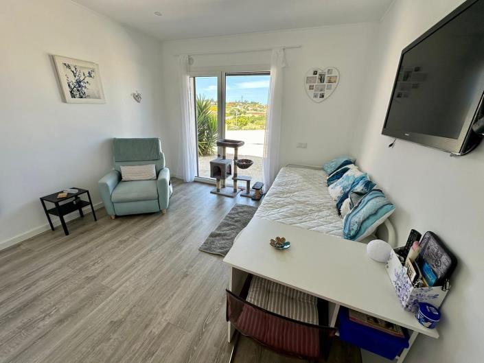 Image No.9-4 Bed House for sale