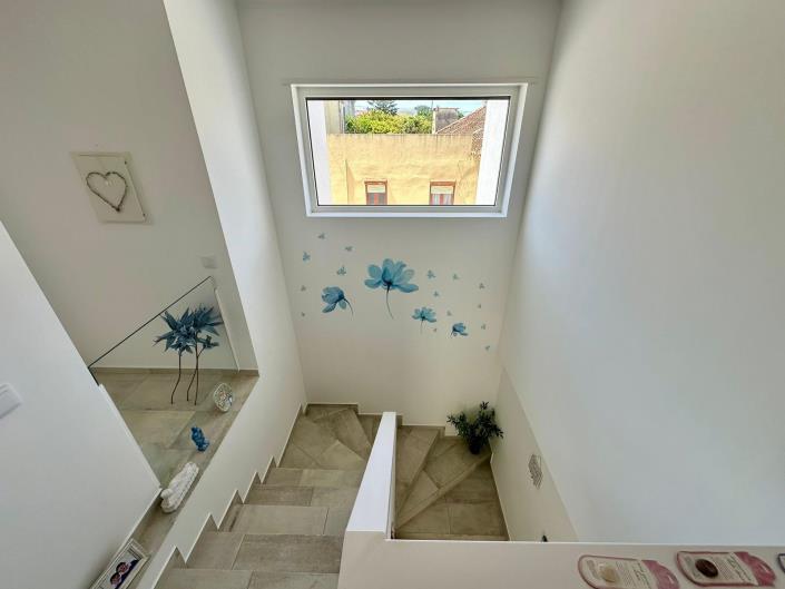 Image No.13-4 Bed House for sale