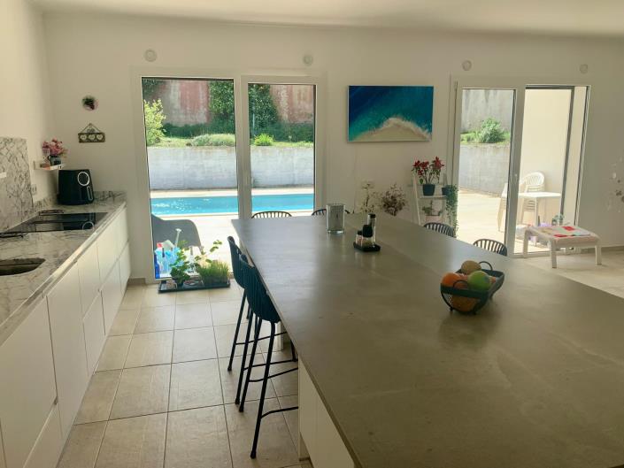 Image No.20-4 Bed House for sale