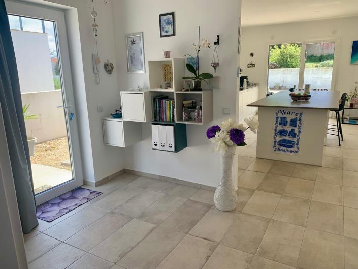 Image No.24-4 Bed House for sale