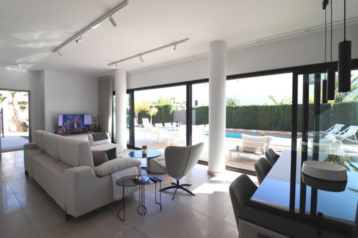 Image No.12-3 Bed Villa / Detached for sale