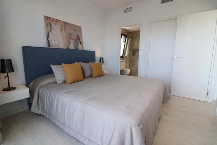 Image No.17-3 Bed Villa / Detached for sale