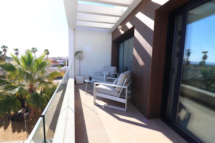 Image No.22-3 Bed Villa / Detached for sale