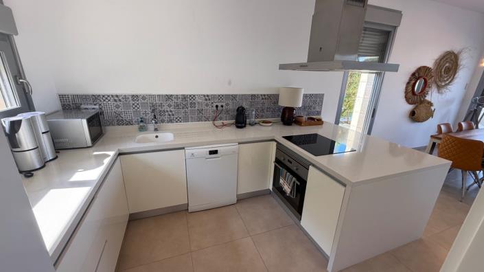 Image No.13-3 Bed Villa / Detached for sale