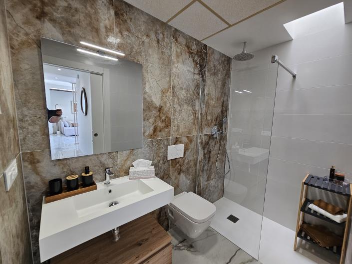 Image No.10-3 Bed Villa / Detached for sale